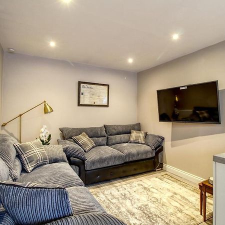 6 Dbl Bed, Central Huddersfield House Inc Parking Exterior foto