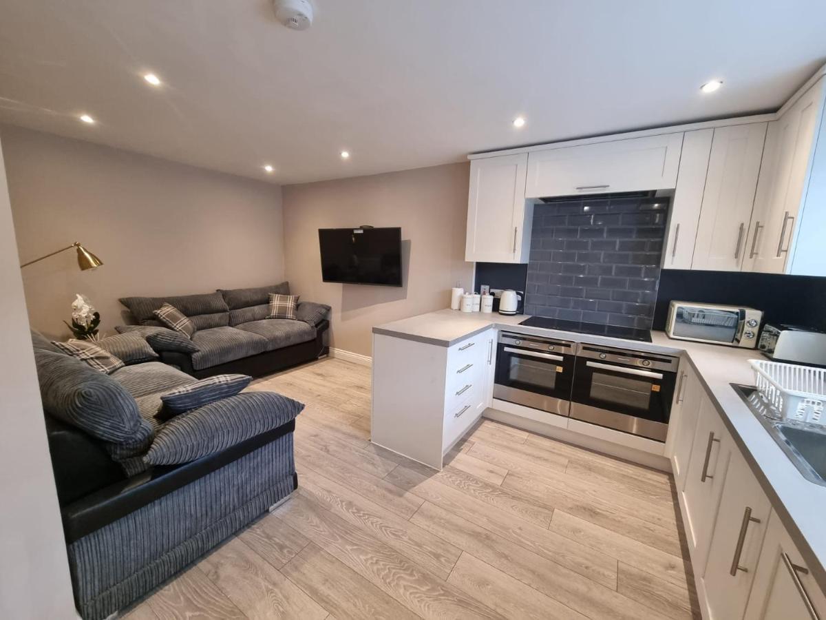 6 Dbl Bed, Central Huddersfield House Inc Parking Exterior foto